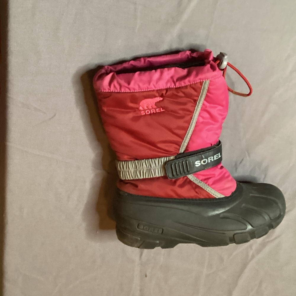 Sorel Fuchsia and Black Snow Boots thick sole